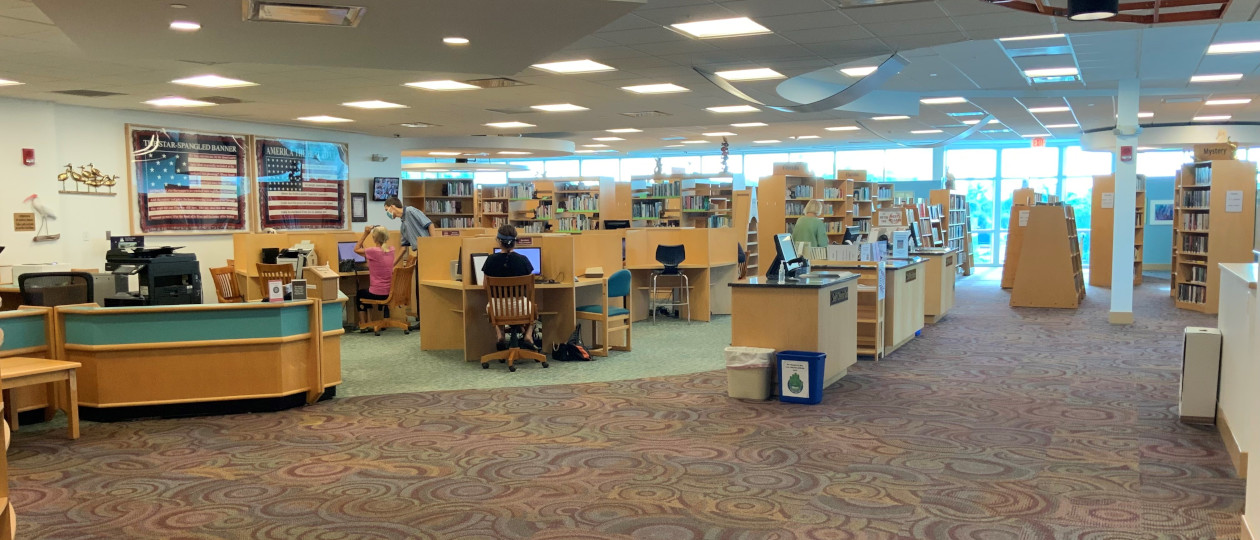 Interior building picture looking at Public Computer Area